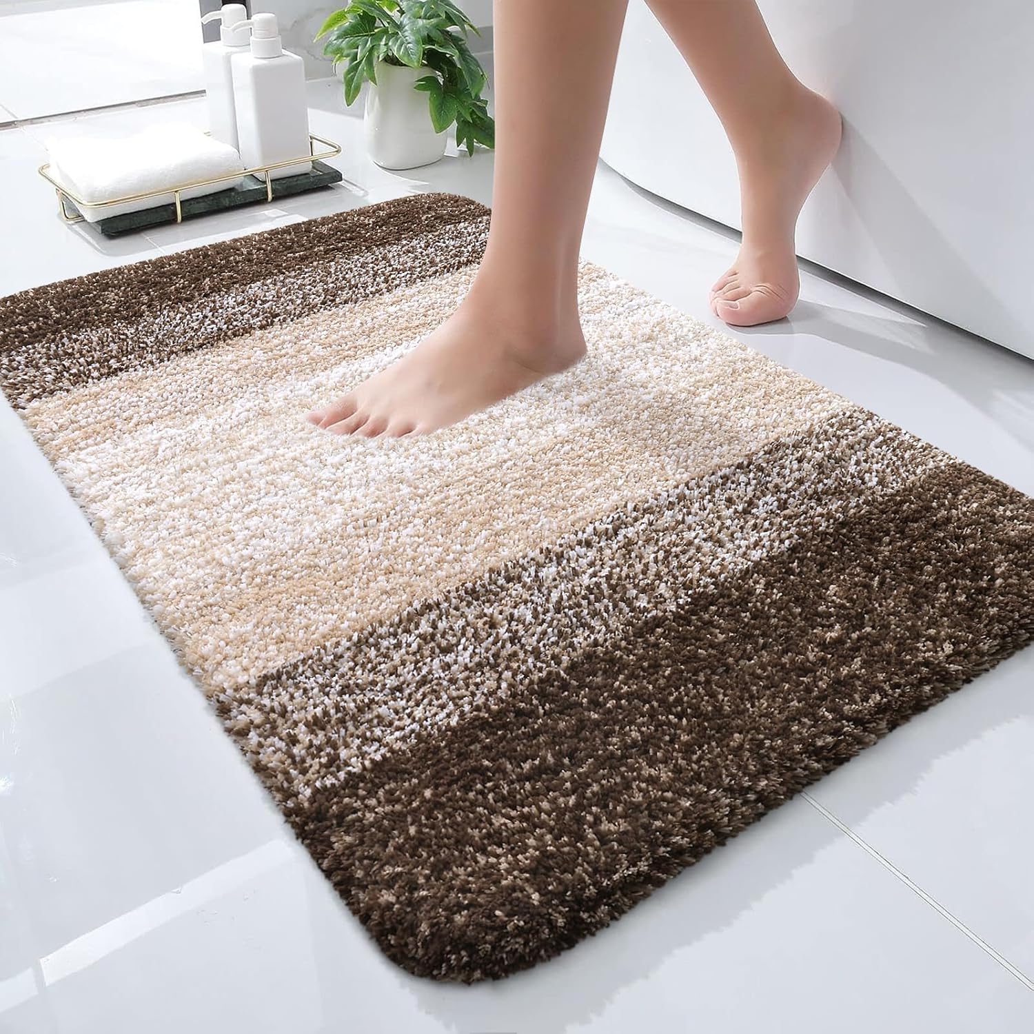 OLANLY Bath Rugs Mat - Extra Soft Microfiber, Quick Dry & Washable | 24x16 Light Brown Bathroom Accessory
