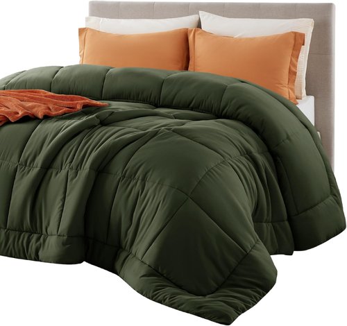Bedsure Comforter Duvet Insert - All-Season Quilted Full Size Bedding, Olive Green, 86 x 82 Inches