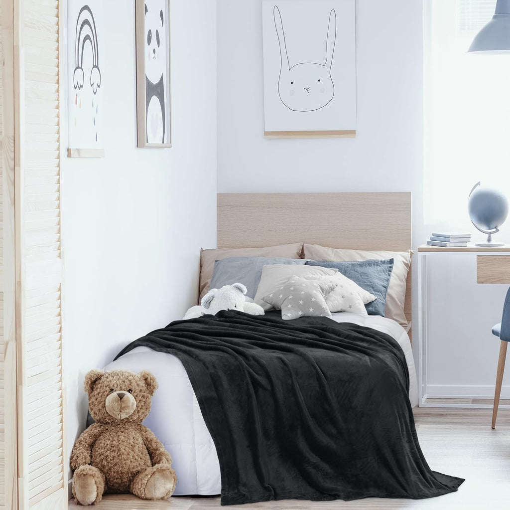 Utopia Bedding Fleece Blanket - Twin XL Luxury Soft Microfiber | Anti-Static Black 300GSM (90x76 Inch)