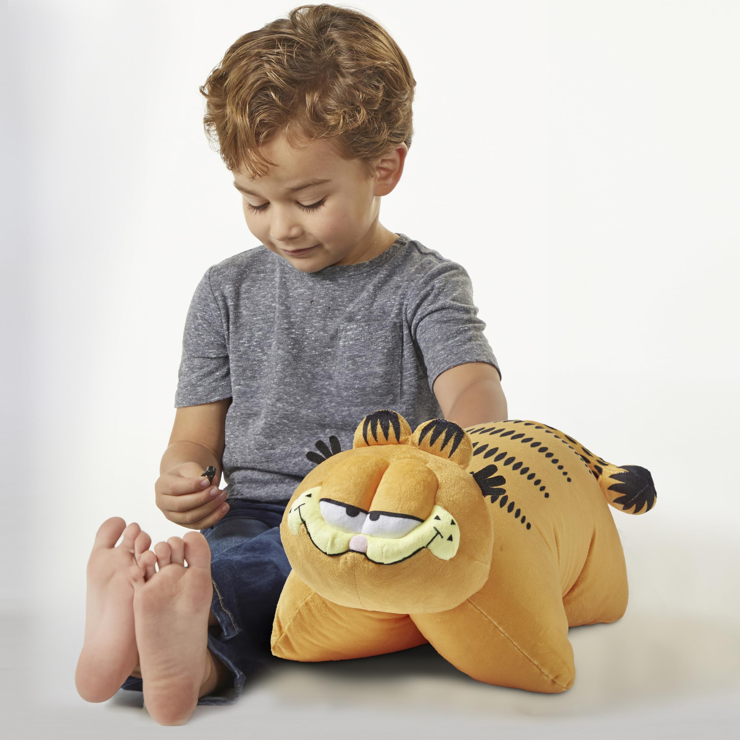 Pillow Pets Garfield Stuffed Animal 17 Inch Travel Size Airplane Plush Machine Washable Plushie Gift for Toddlers, Kids, and Teens