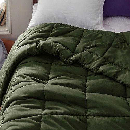 Bedsure Comforter Duvet Insert - All-Season Twin Size Quilted Down Alternative Bedding | Olive Green 88 x 68 Inches