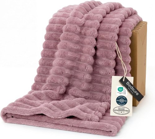 Bedsure GentleSoft Pink Fleece Blanket - Cozy 50x60 Inch Throw for Home, Office & Gifts