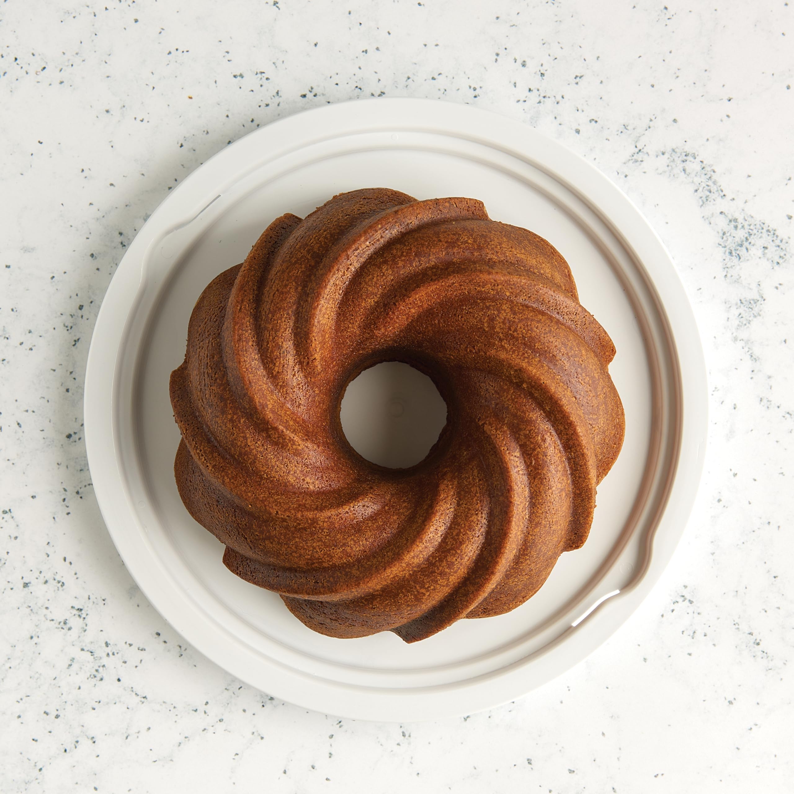 Nordic Ware Formed Swirl Bundt with Keeper, 10 Cup, Twilight Blue