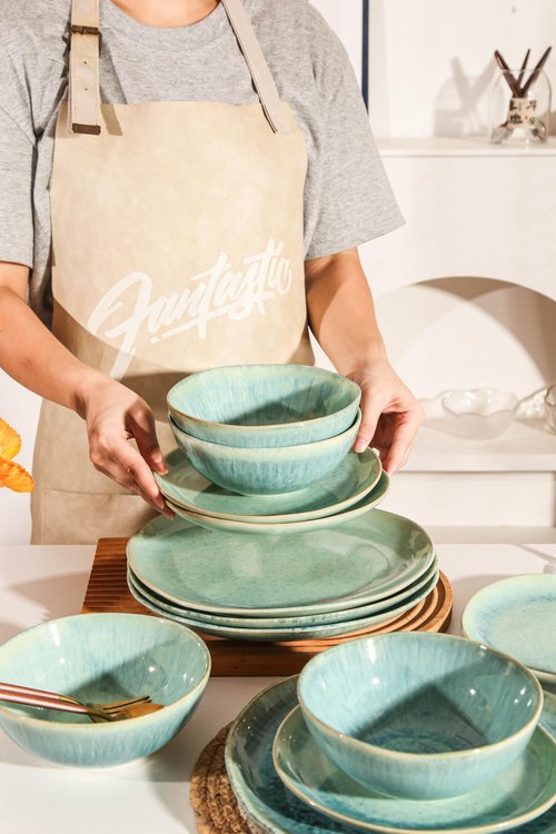 Modern Plates and Bowls Sets 12-Piece Ceramic Dinnerware Set for 4 Blue Kitchen Plates and Bowls Microwave Dishwasher and Oven Safe Stackable Tableware Dinnerware Sets for Everyday Use
