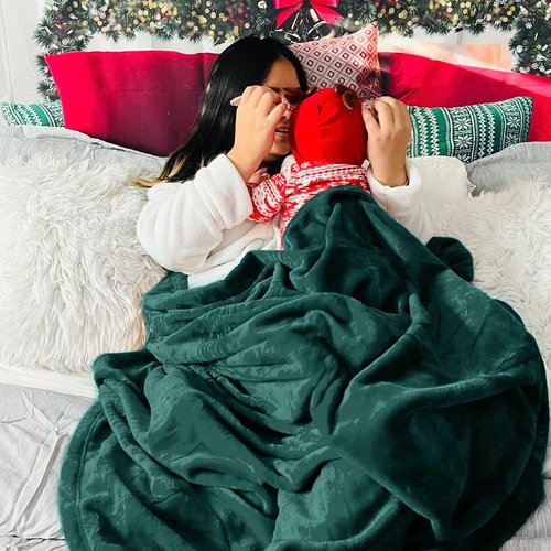 Bedsure GentleSoft Fleece Bed Blanket - Oversized Cozy Microfiber in Forest Green, 120x120 Inches