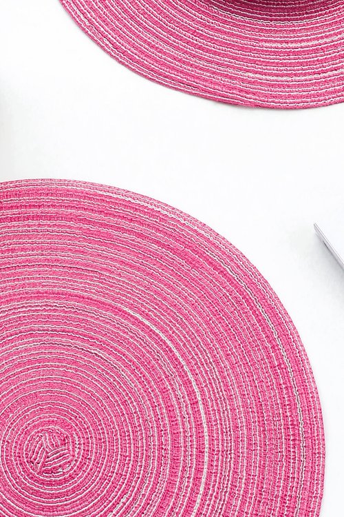 Floroom 15 Inch Round Braided Placemats Set of 4, Washable Heat Resistant Cotton Polyester Circle Place Mats for Kitchen Dining Table - Berry Pink