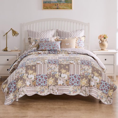 Greenland Home French Country Traditional Patchwork Style Cotton-Rich Quilt Set, 3-Piece Full/Queen, Multi