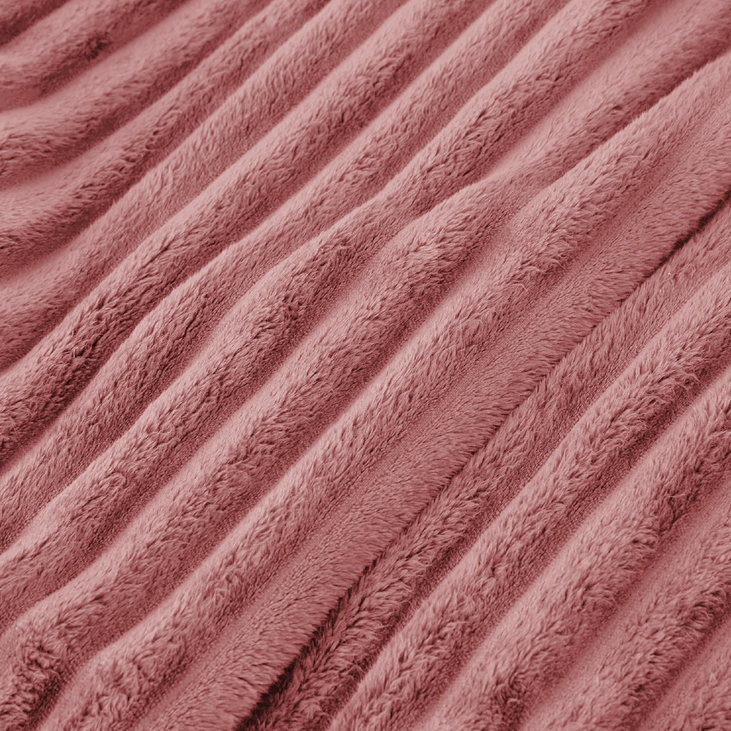 Bedsure GentleSoft Full Blanket - Cozy Dusty Pink Fleece Throw for Women | Perfect Birthday Gift, 84x90 Inches