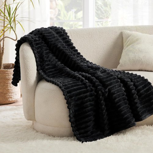 Bedsure GentleSoft Fleece Blanket - Cozy Black Throw for Couch, Perfect 50x70 Inches Size