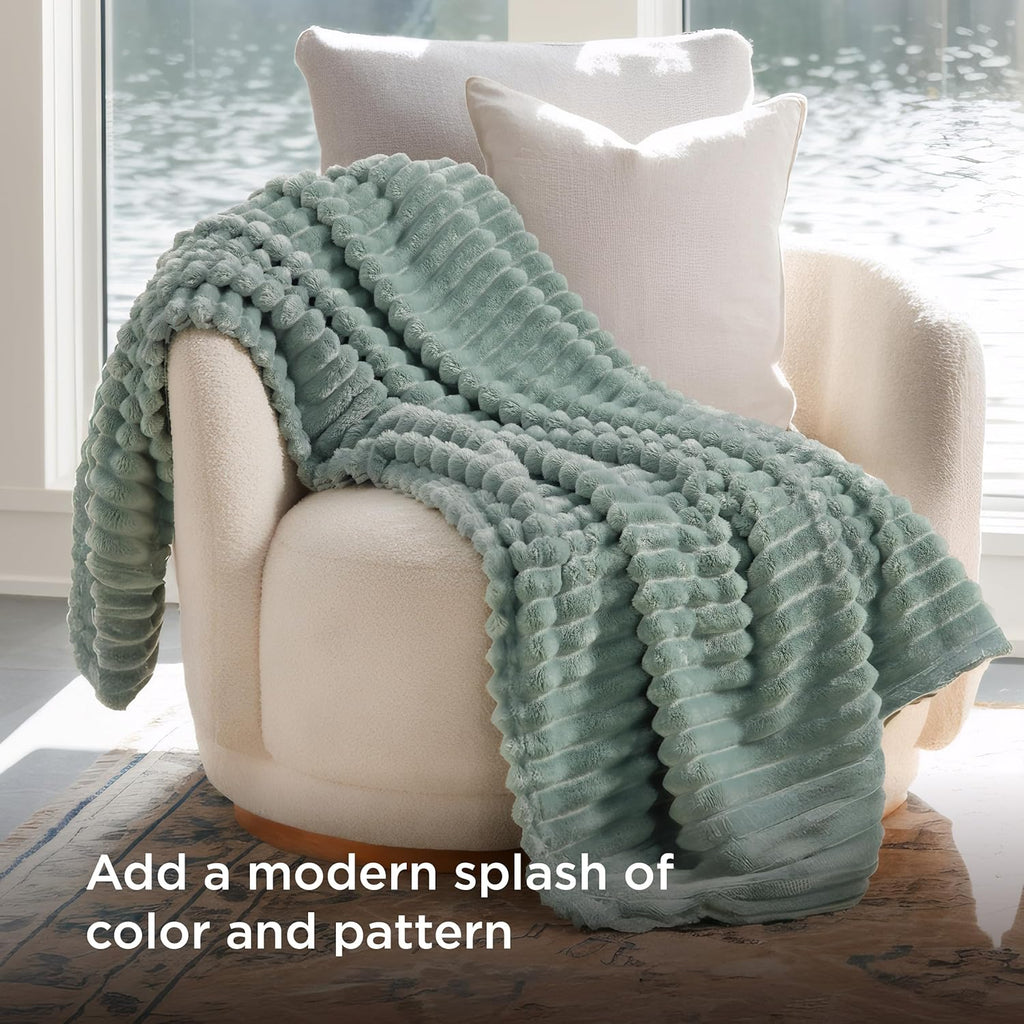 Bedsure GentleSoft Fleece Blanket - Cozy Sage Green Throw for Couch, Perfect 50x70 Inches Size