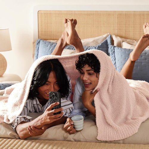 Bedsure Cozy Knit Throw Blanket - Super Soft Fluffy All-Season Plush Blanket, Pink, 50x60 Inches