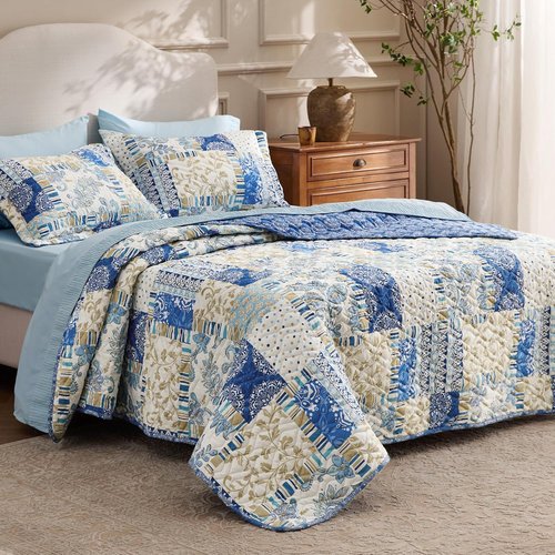 Bedsure Patchwork Quilts - Reversible Blue Floral Queen Comforter | Lightweight Summer Bedspread (90"x96")