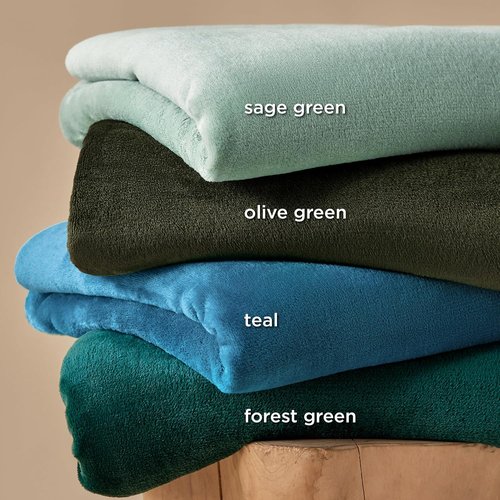 Bedsure GentleSoft Fleece Bed Blanket - Soft, Lightweight, Plush Luxury in Sage Green | Full Size 84x90 Inches
