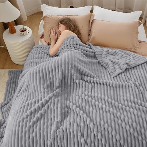 Bedsure GentleSoft Full Size Blanket - Cozy Light Grey Fleece Throw, 84x90 Inches for Ultimate Comfort