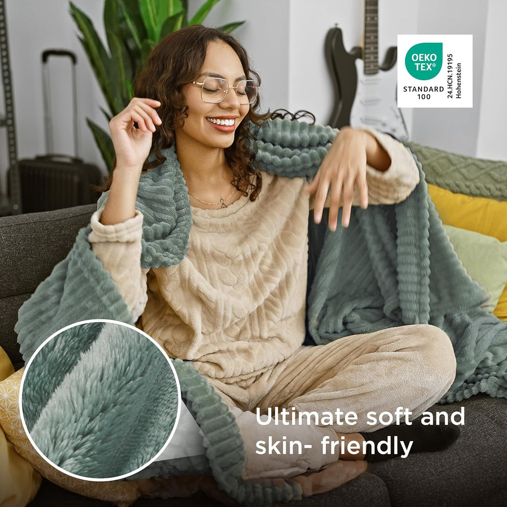 Bedsure GentleSoft Fleece Blanket - Cozy Sage Green Throw for Couch, Perfect 50x70 Inches Size