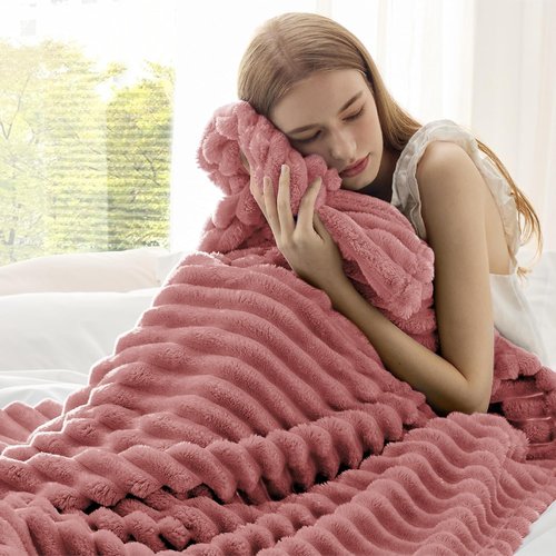 Bedsure GentleSoft Fleece Blanket - Cozy Dusty Pink Throw for Couch, Perfect 50x70 Inches Size