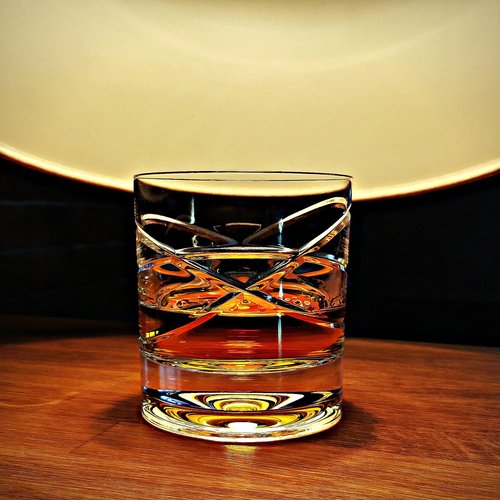 SHTOX 005 Tumbler Crystal Glass with Rotating Pattern, Perfect for Whiskey, Scotch, Bourbon 320ml