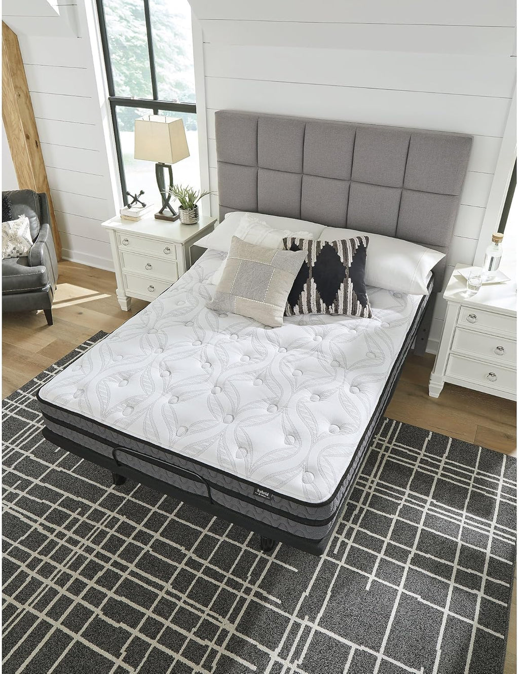 Signature Design by Ashley 10-Inch Hybrid Gel Memory Foam Mattress - Pressure Relief & Lumbar Support, Queen