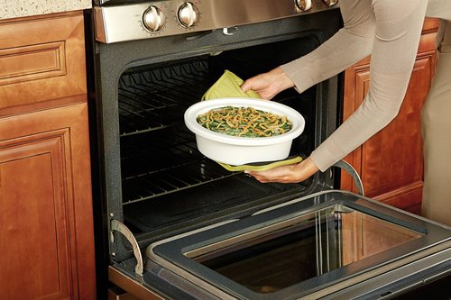Crock-Pot 7 Quart Oval Manual Slow Cooker, Stainless Steel (SCV700-S-BR) & Small 2.5 Quart Casserole Slow Cooker, White/Blue