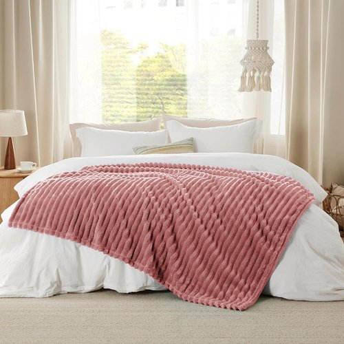 Bedsure GentleSoft Fleece Blanket - Cozy Dusty Pink Throw for Couch, Perfect 50x70 Inches Size