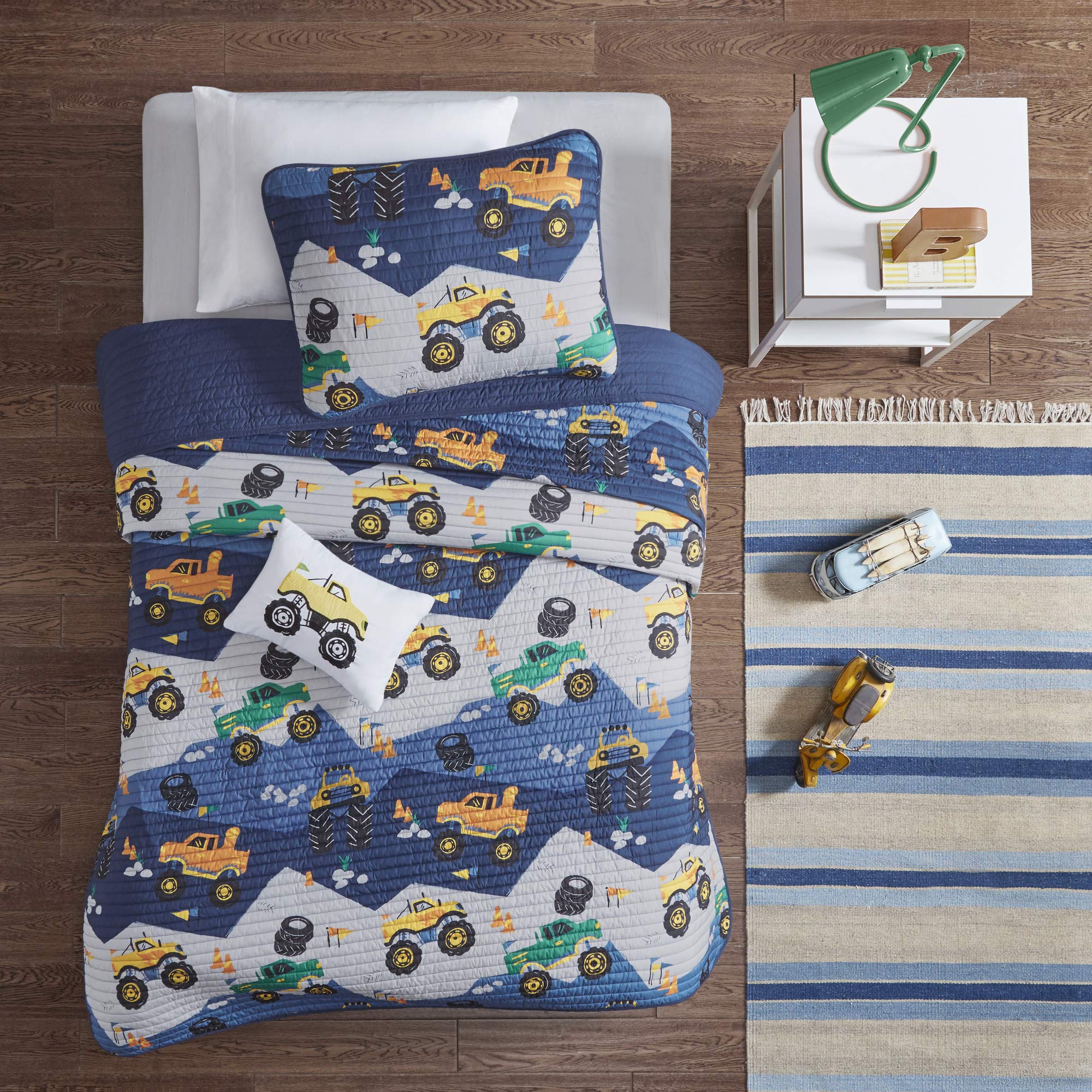 Intelligent Design Kids Nash Reversible Quilt Set, Vibrant Fun Design, Lightweight All Season Children Bedding, Coverlet Bedspread, Boys Bedroom Décor, Full/Queen, Big Wheel Monster Trucks 4 Piece