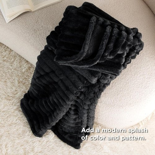 Bedsure GentleSoft Fleece Blanket - Cozy Black Throw for Couch, Perfect 50x70 Inches Size
