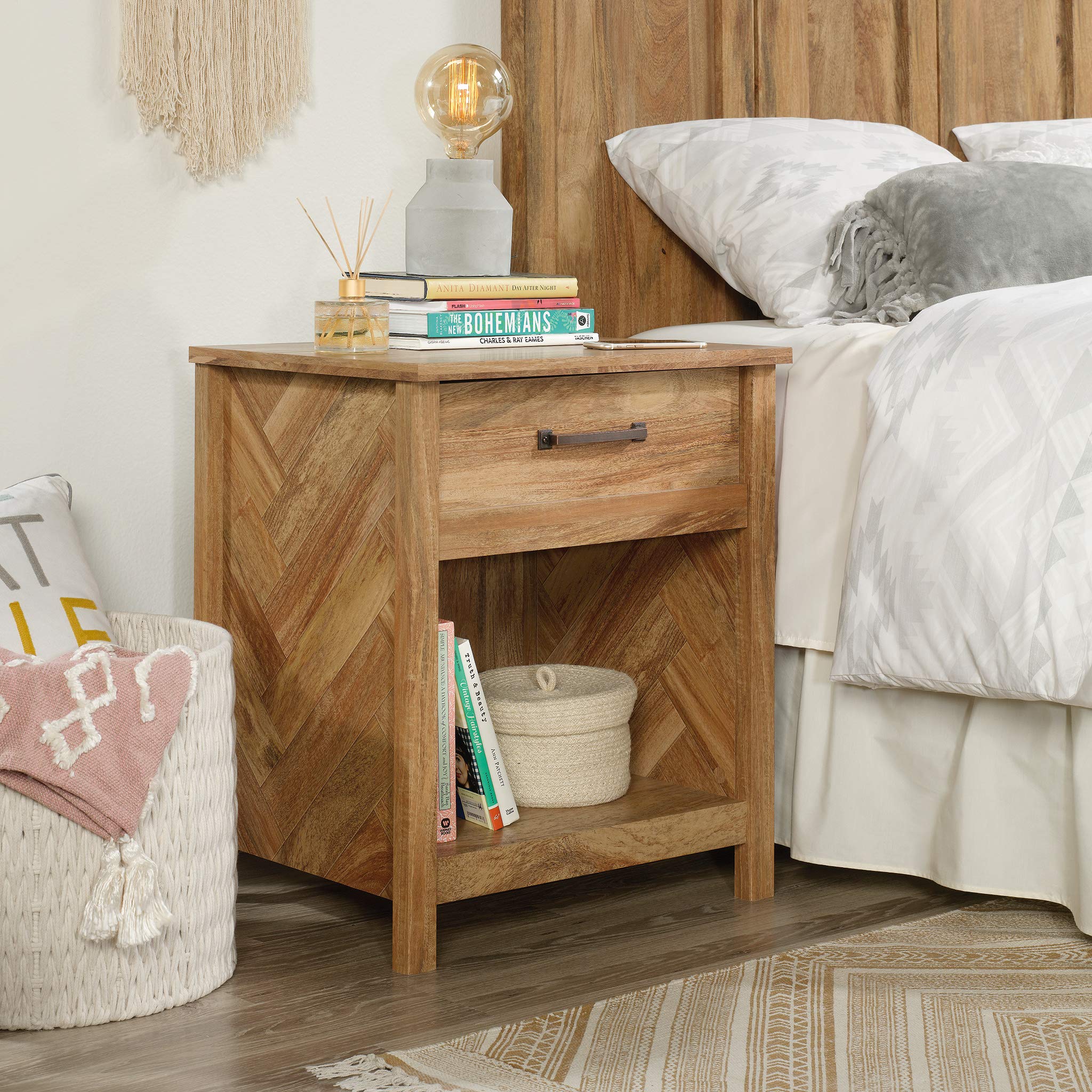 Sauder Cannery Bridge Night Stand with Spacious Drawer, Nightstand for Bedroom, Sindoori Mango Finish