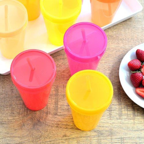 Youngever 9 Sets 16 Ounce Plastic Cups with Lids and Straws, Reusable Plastic Cups with Straws (Pink Colors)