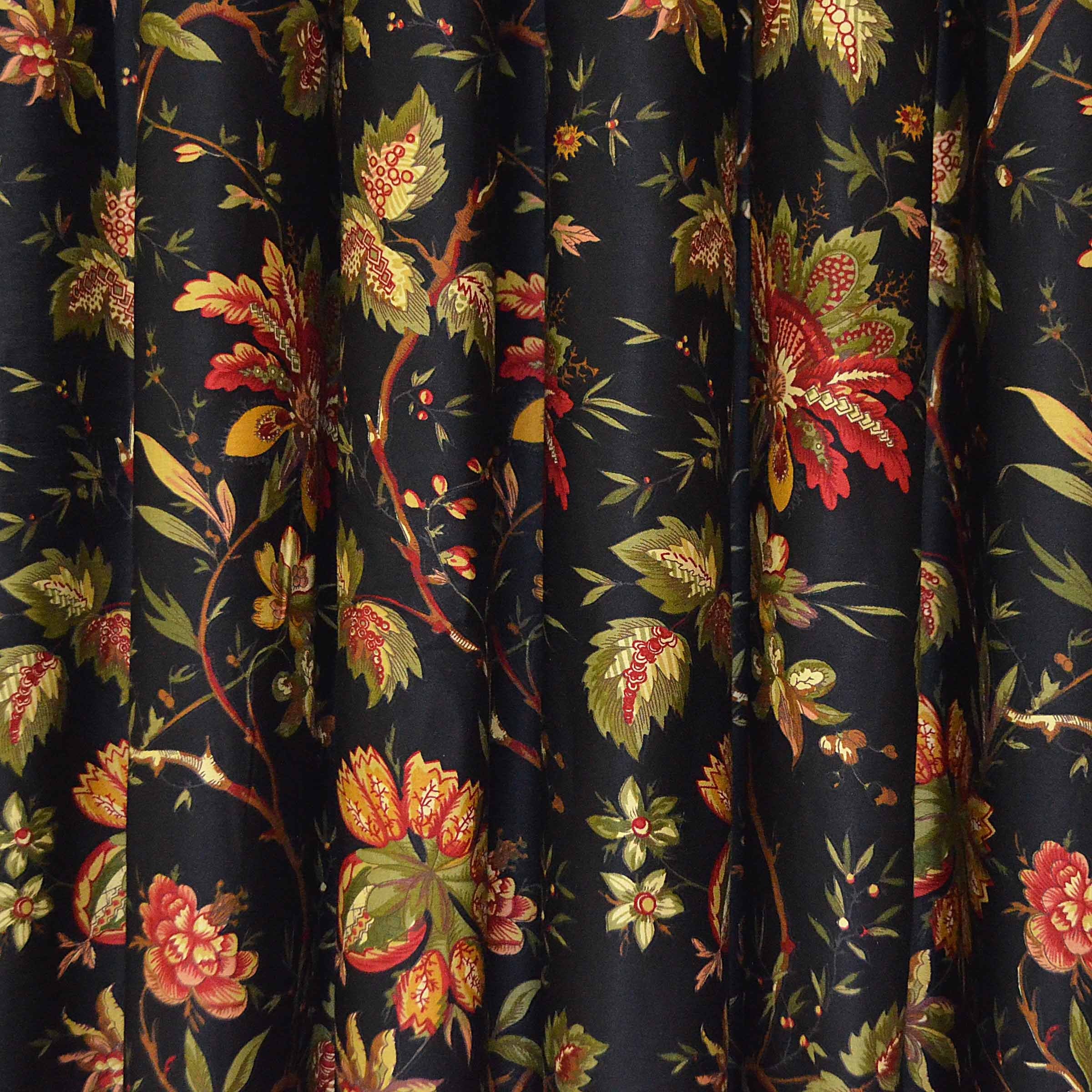 Waverly Felicite Noir Valance - 100% Cotton Sateen - 50" X 15"