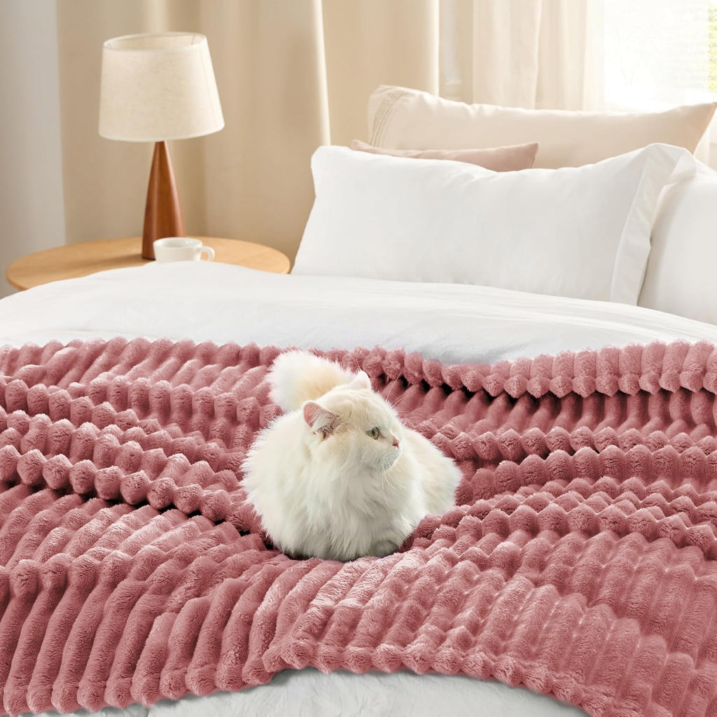 Bedsure GentleSoft Full Blanket - Cozy Dusty Pink Fleece Throw for Women | Perfect Birthday Gift, 84x90 Inches