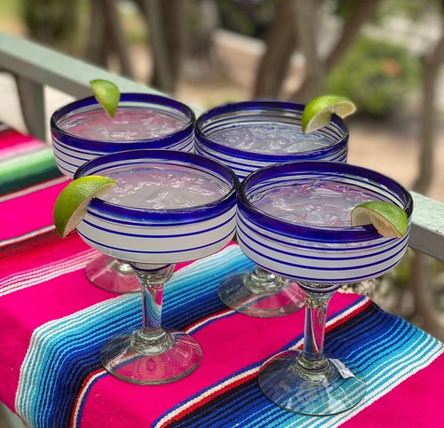 Dos Sueños Mexican Hand Blown Glass – Set of 4 Hand Blown Margarita Glasses (16 oz) with Blue Spiral Design