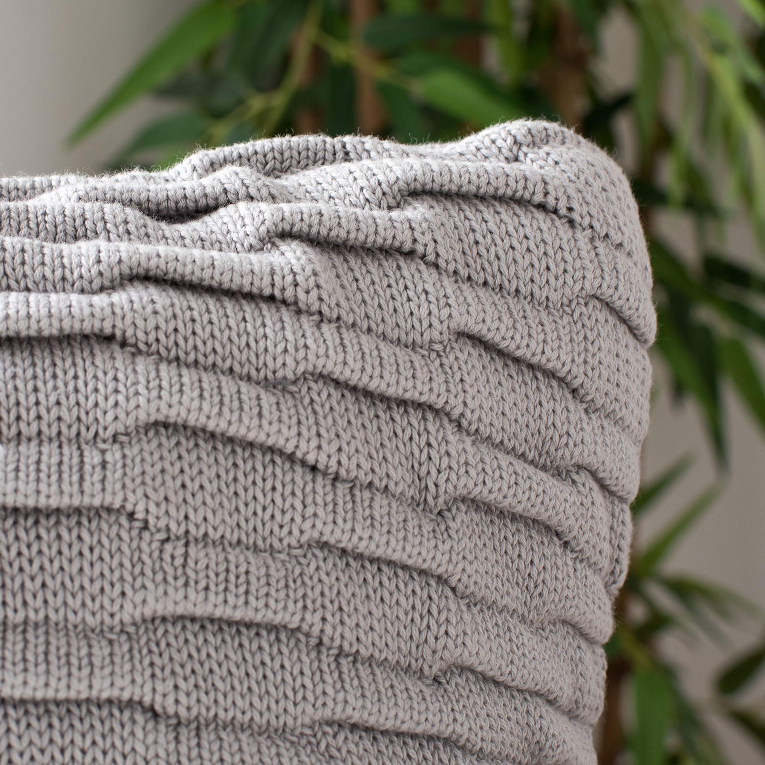 SAFAVIEH Home Noela Light Grey Knit 20-inch Decorative Pillow Pillow