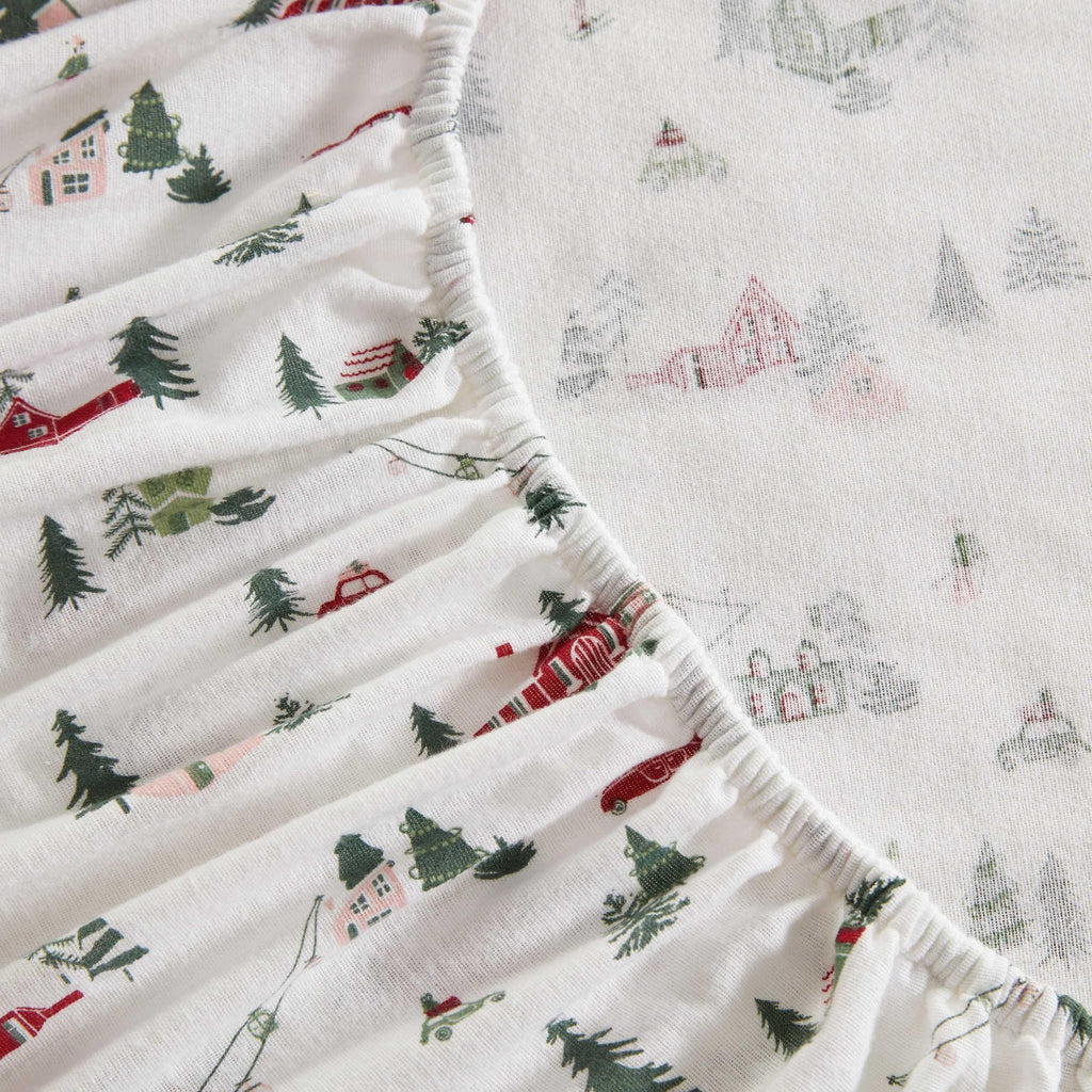 Martha Stewart - Flannel Sheets King Size, Anti-Pilling & Wrinkle Resistant Cotton, Touchably Soft for All-Season Comfort - Bed Sheets with Matching Pillowcases & Fitted Sheet (Ski Village Green)