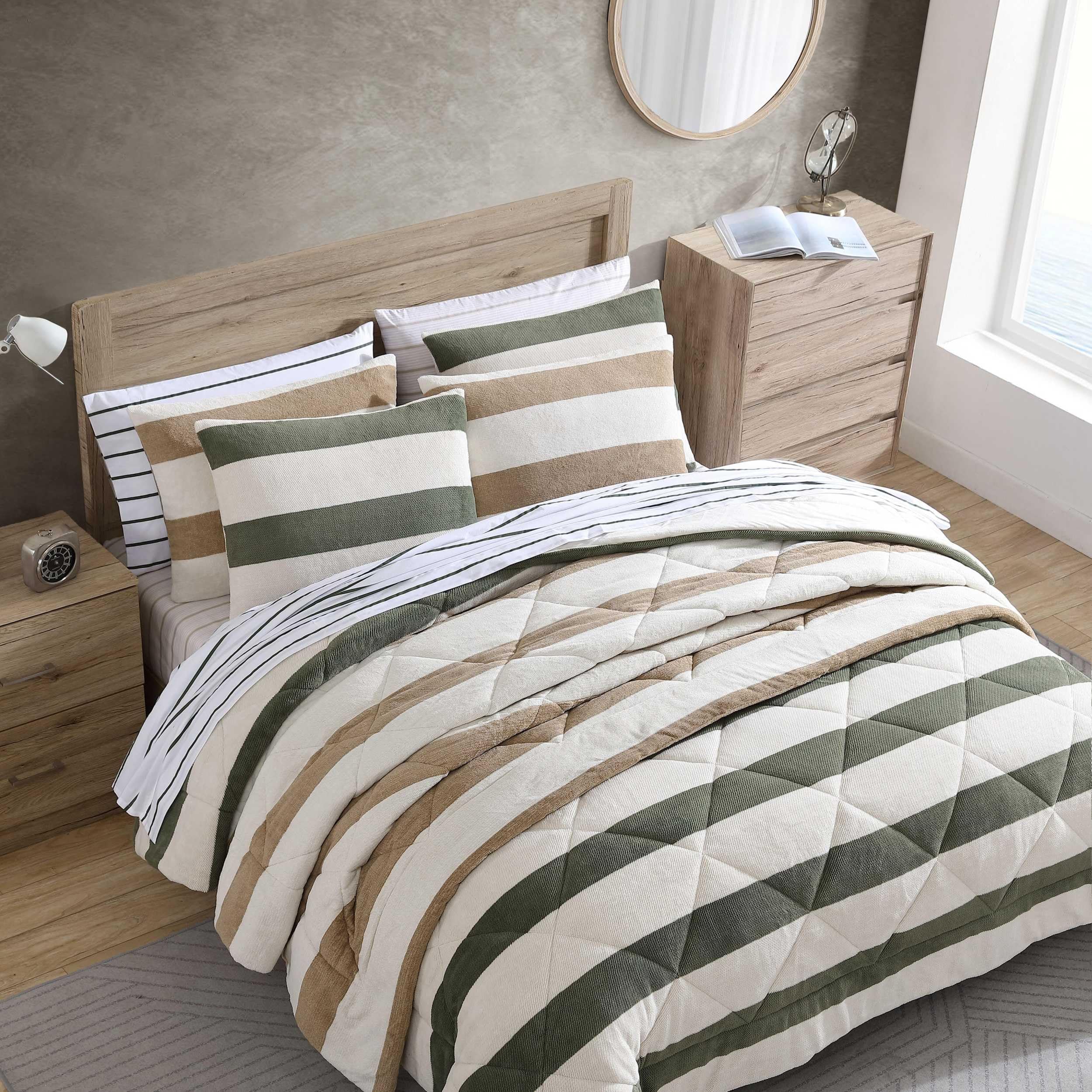 Nautica - Full/Queen Comforter Set, Soft Twill Plush Bedding with Matching Shams, Reverse to Micromink, Medium-Weight, Oeko-Tex Certified (Lawndale Brown)