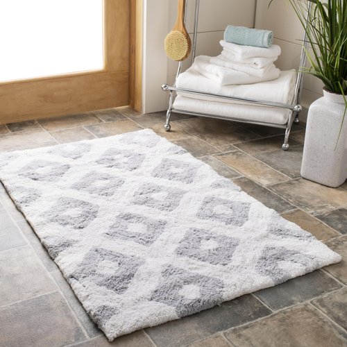 Safavieh Plush Master Bath Collection PMB726G Handmade Pearl Grey Cotton Bath Mat, 1 feet 9 inches by 2 feet 10 inches (1'9" x 2'10") (Set of 2)
