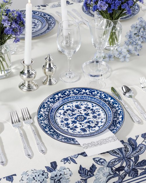 Hioasis 175PCS Blue Plastic Plates - Floral Disposable Dinnerware Set for 25 Guests, Include 50 Dinner & Dessert Plates, 75 Silver Cutlery, 25 Napkins, 25 Cups Perfect for Party (Art Style)
