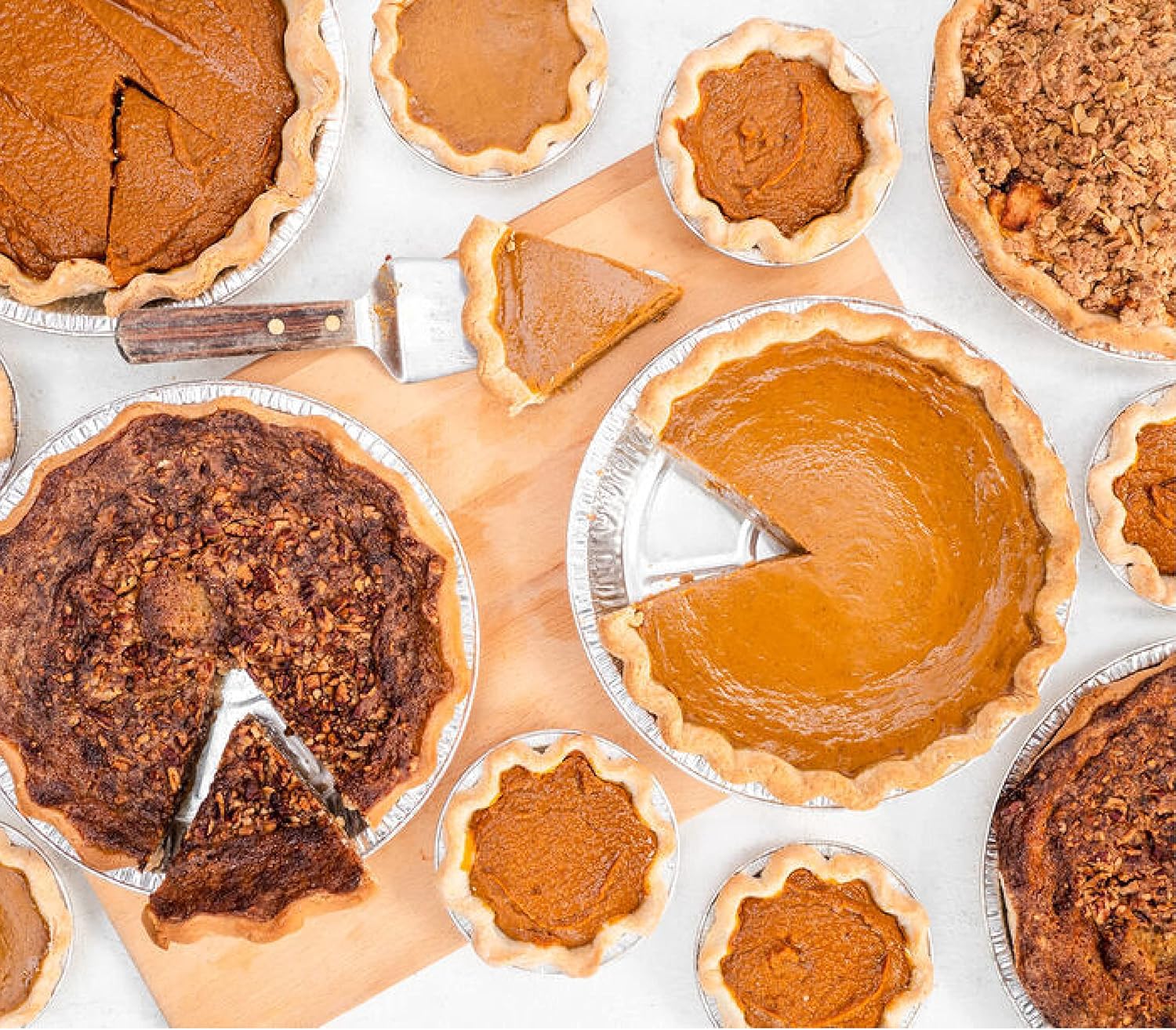 Aluminum Foil Pie Tins - 25 Pack Disposable Baking Pans | Round & Freezer Safe for Quiche, Tarts, Pies