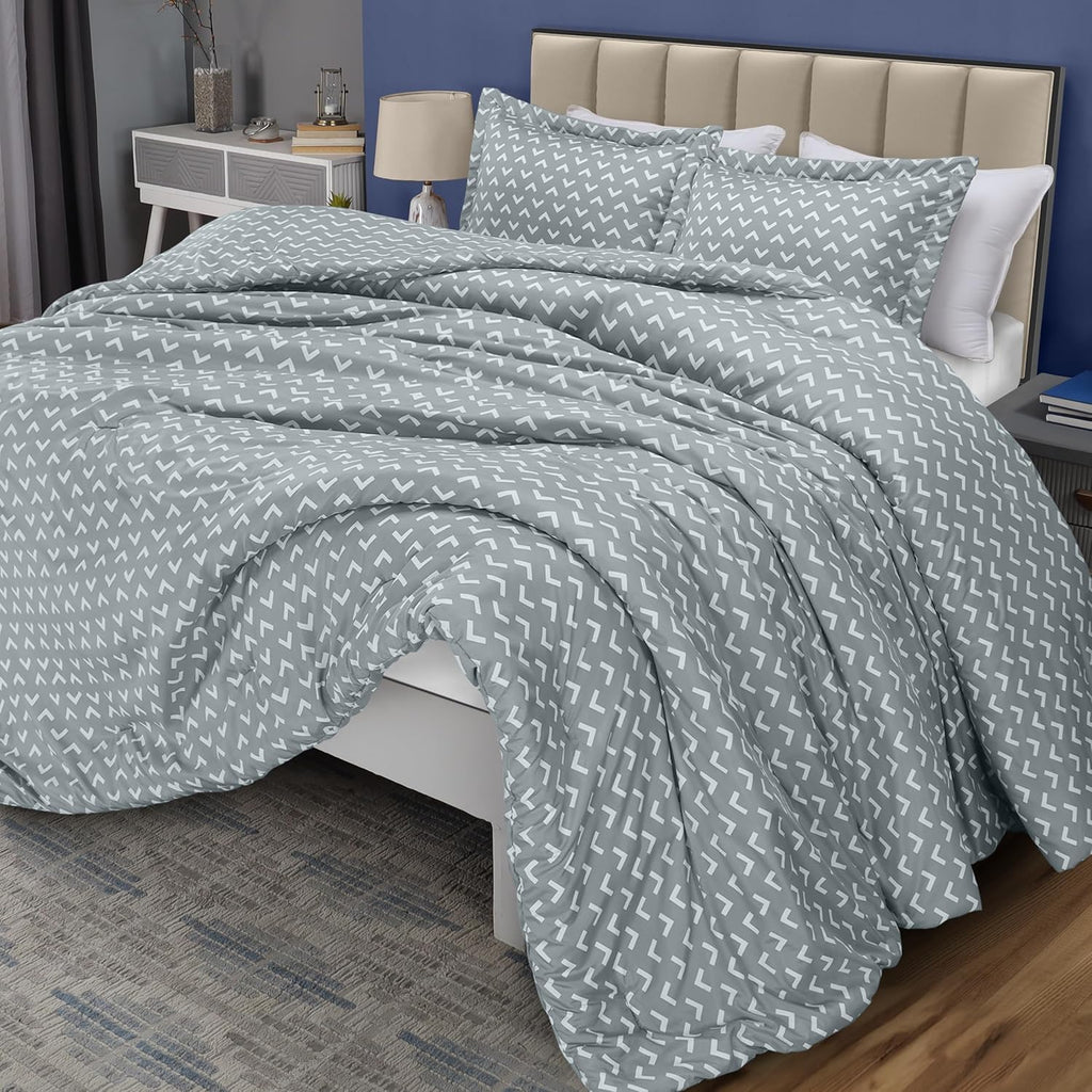Utopia Bedding Queen Comforter Set - 3 Piece Arrow Print | Soft Down Alternative, White (88 x 88 in)
