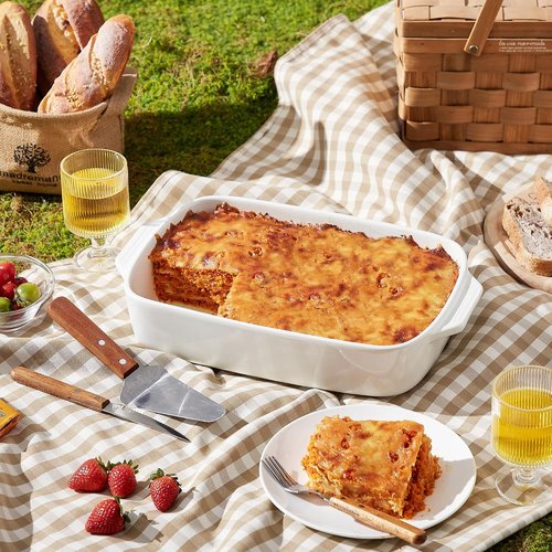 Large Ceramic Casserole Dish - 4.0 Quart Stoneware Baking Dish with Lid | 9x13 Inch Lasagna Pan in White