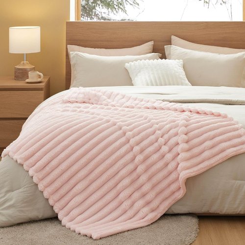 Bedsure Pink Throw Blanket - Fluffy 350GSM Cozy Plush Fleece for Women | 50x60 Inches, Cute Striped Design