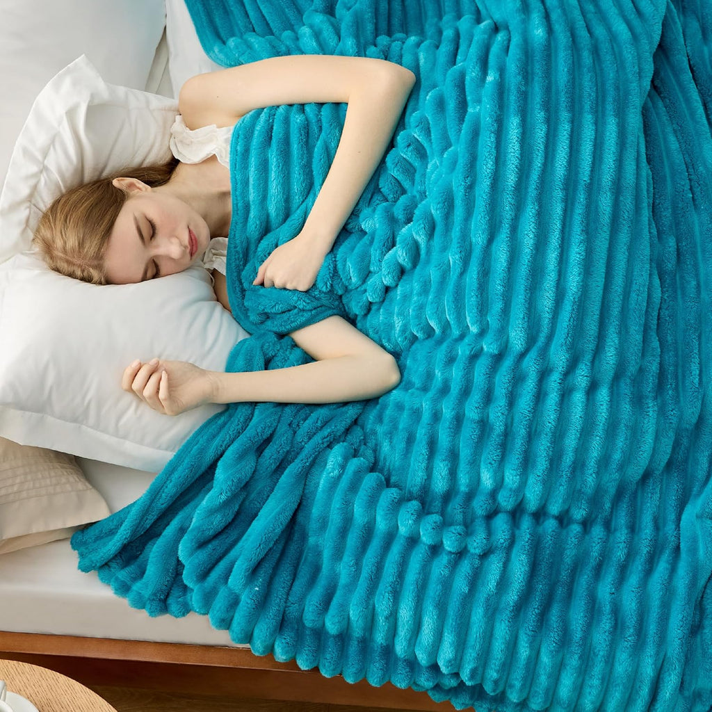 Bedsure GentleSoft Fleece Blanket - Cozy Teal Throw for Couch, Perfect for Women | 108x90 Inches