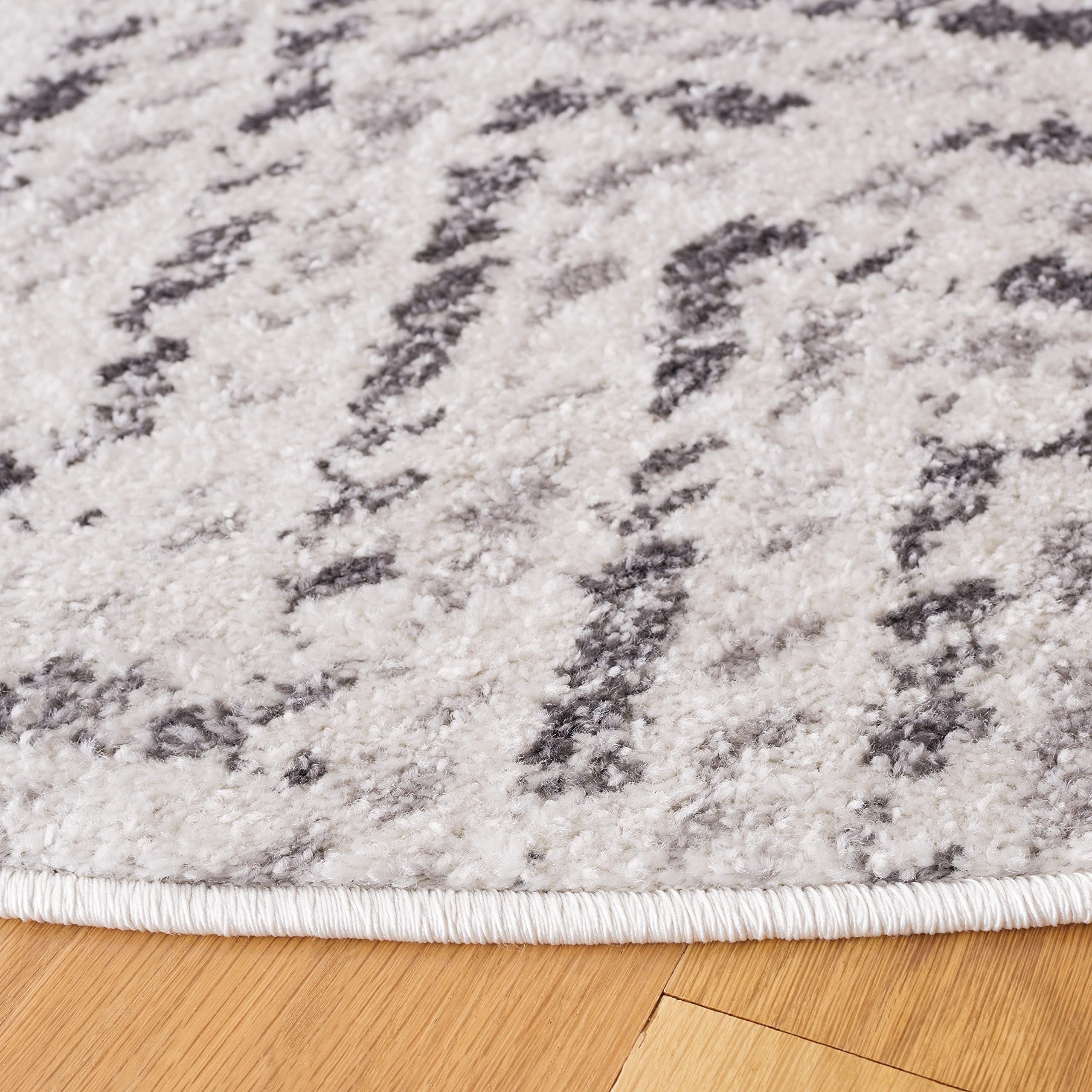 SAFAVIEH Adirondack Collection 8' Round Ivory/Charcoal ADR104N Chevron Non-Shedding Area Rug