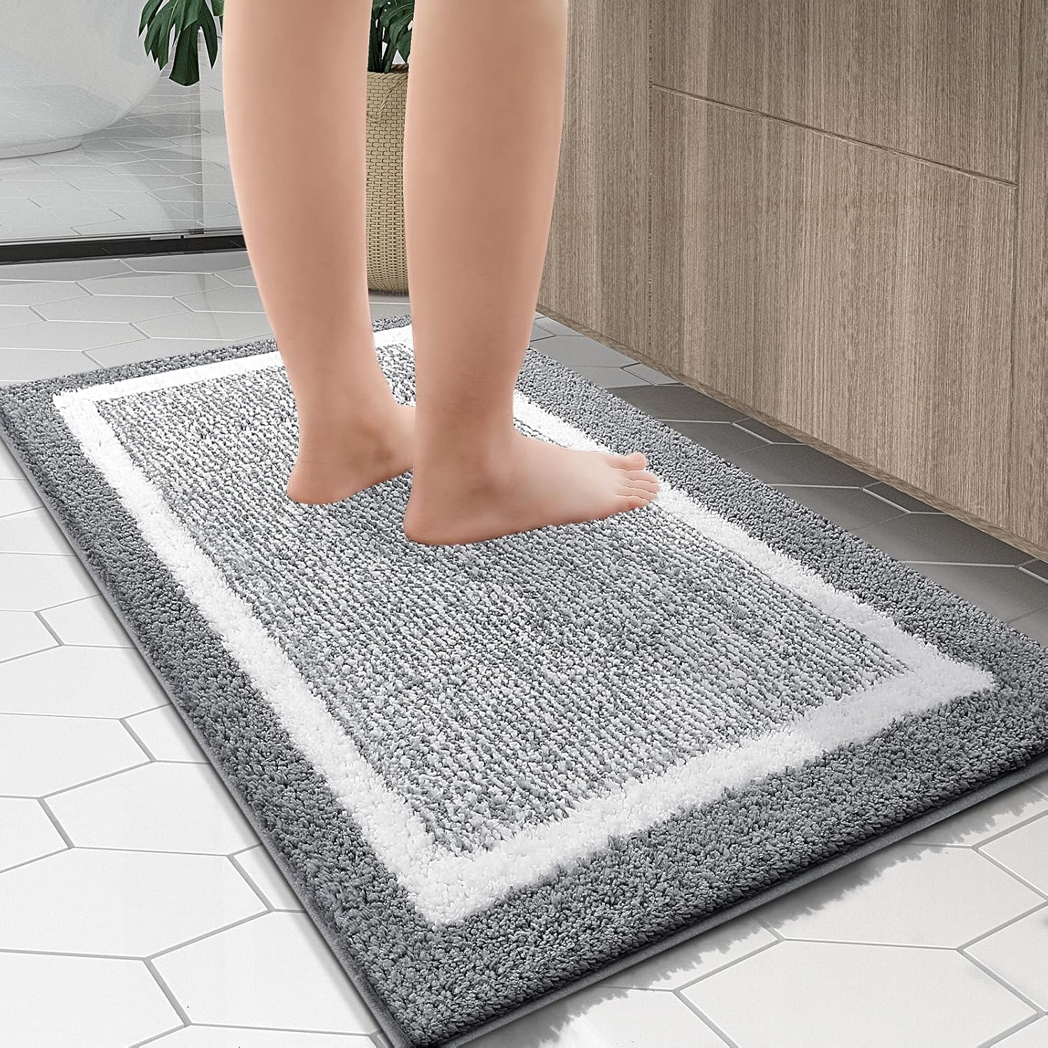 OLANLY Bathroom Rugs - Extra Soft Microfiber Bath Mat | Non-Slip, Machine Washable, 24x16 Inches, Grey