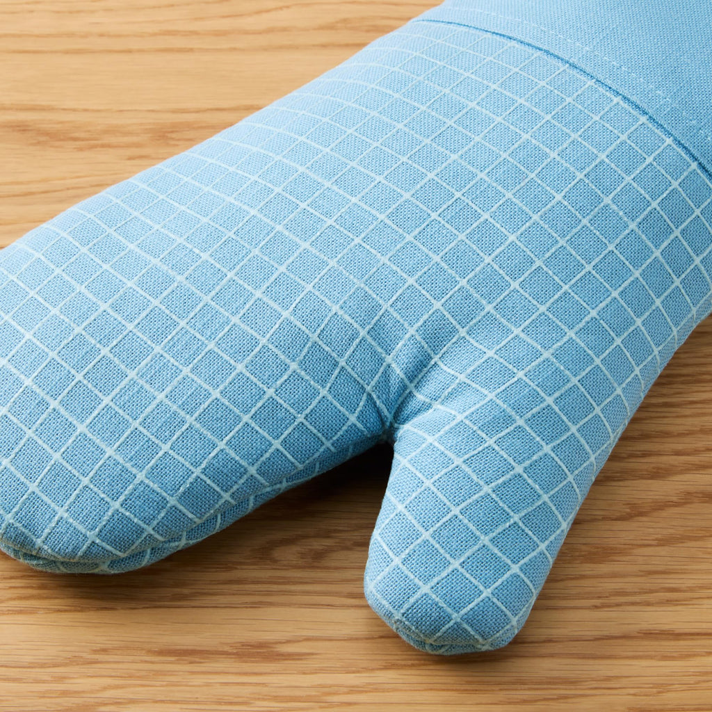 KITCHENAID Gourmet Series Gridlines Oven Mitts 2-Pack Set, Heat Resistant up to 600°F, Soft Silicone Grip, Magnetic Cuff, Blue Velvet, 7"x14"