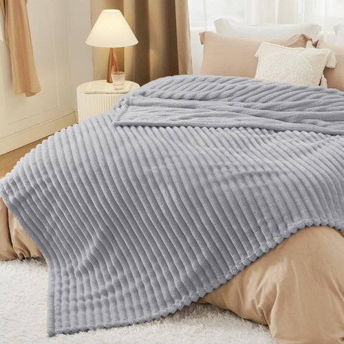 Bedsure GentleSoft Full Size Blanket - Cozy Light Grey Fleece Throw, 84x90 Inches for Ultimate Comfort