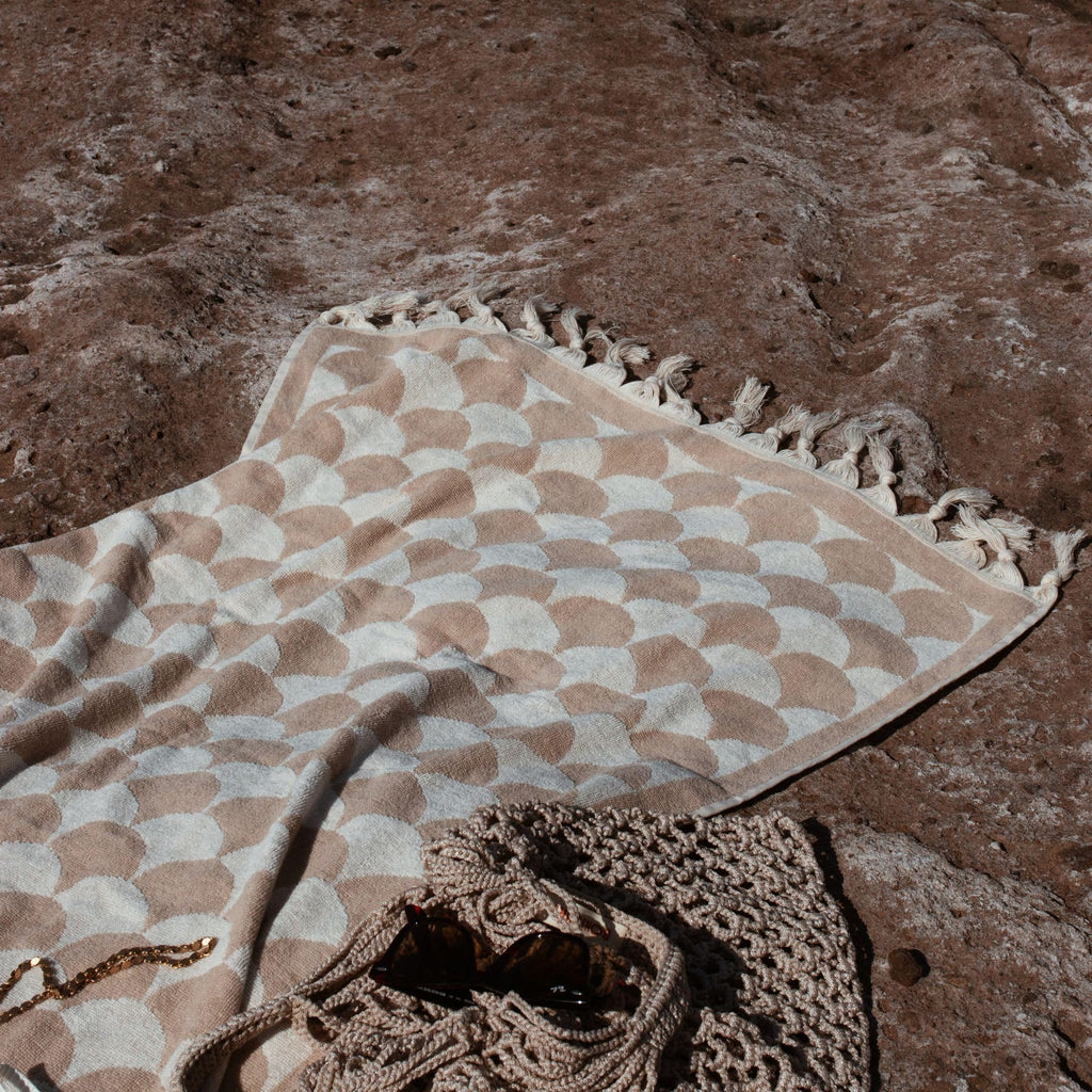 sea me at home 100% Turkish Cotton Bath, Beach, and Pool Towel with Unique Design - 31x62 Inches (Calm Sands)
