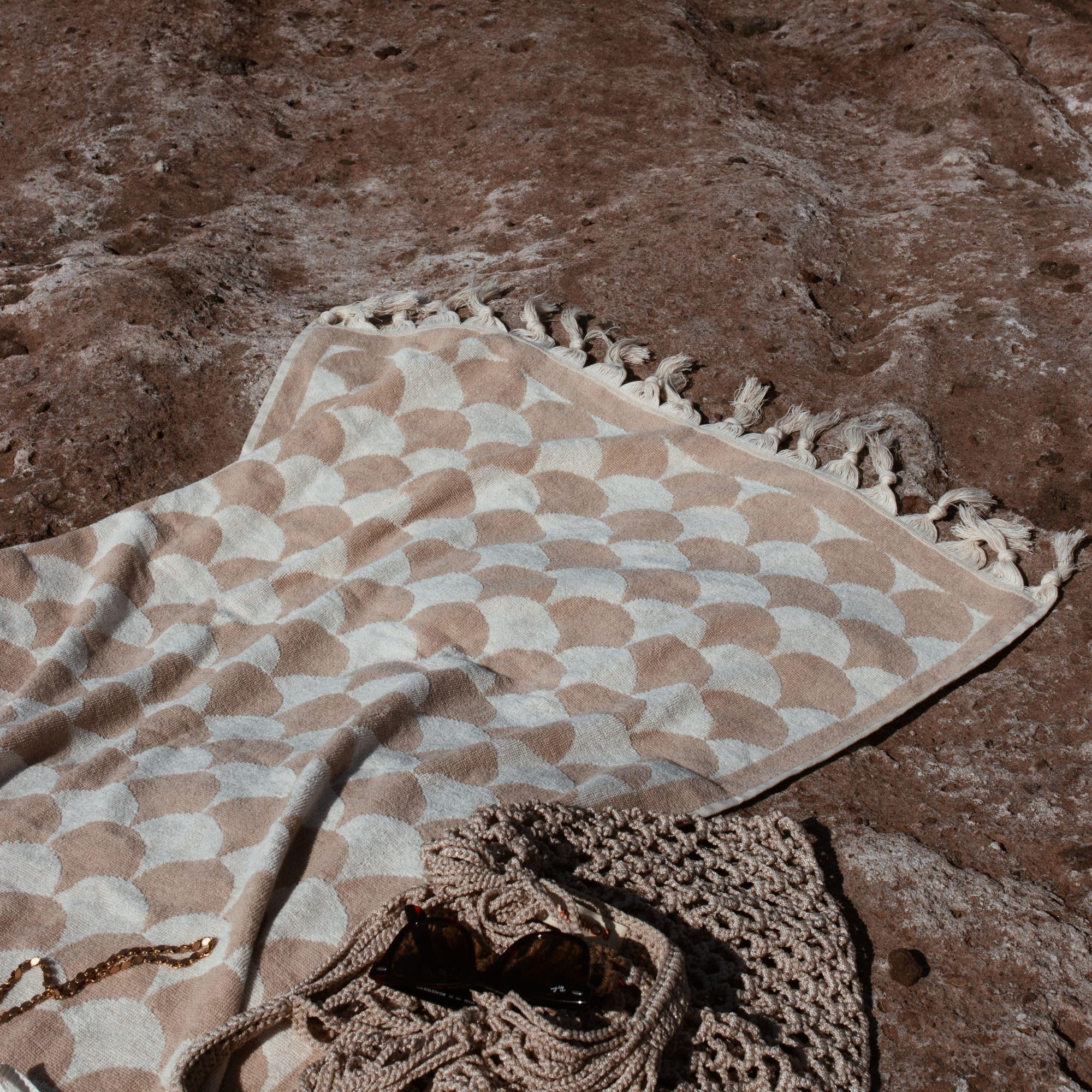 sea me at home 100% Turkish Cotton Bath, Beach, and Pool Towel with Unique Design - 31x62 Inches (Calm Sands)