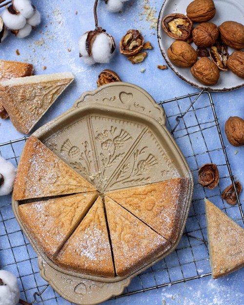 Brown Bag Thistle Shortbread Cookie Pan, USA made