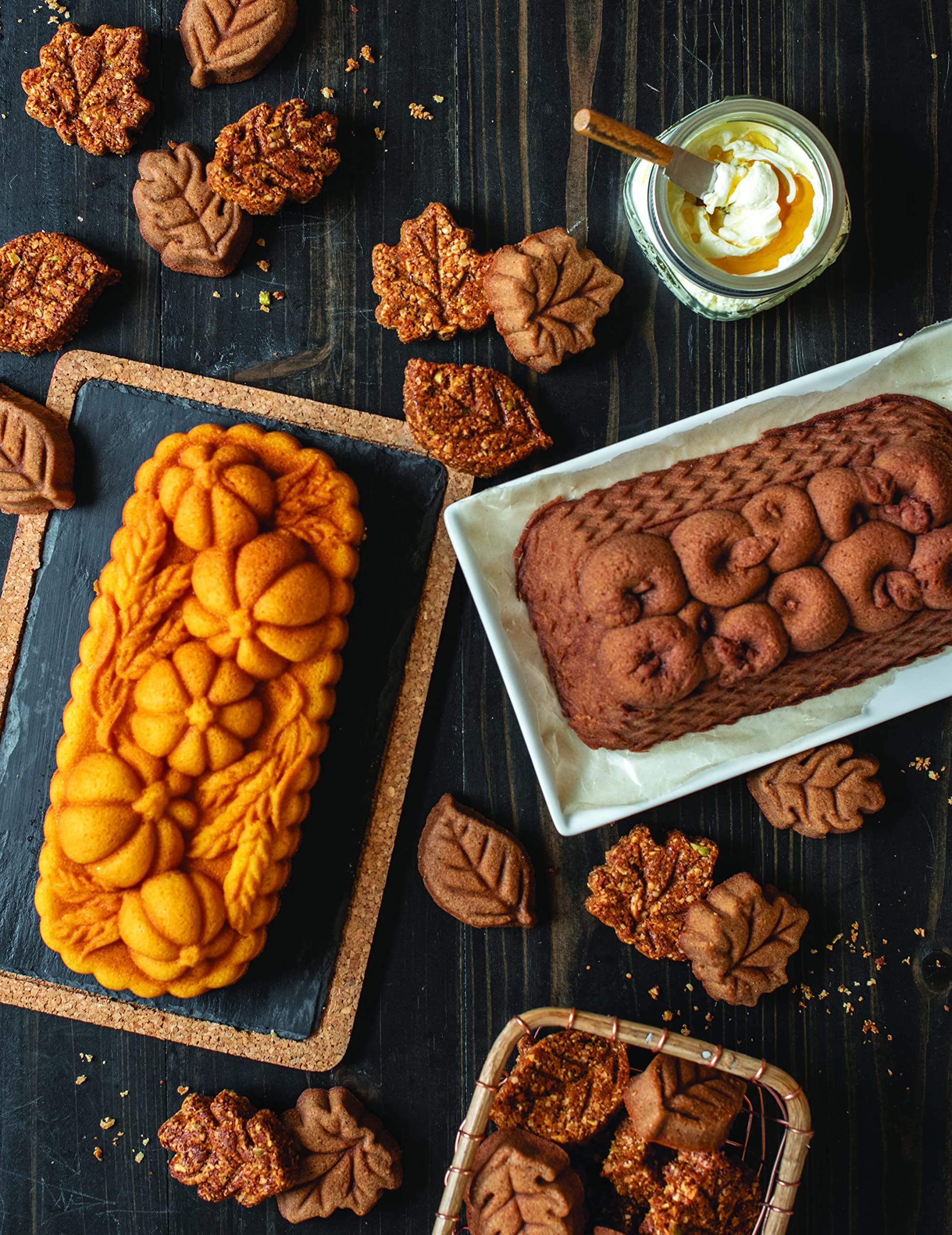 Nordic Ware 93448 Wheat & Pumpkin Cast Loaf Pan, 6 Cup Capacity, Bronze