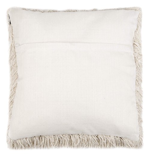 SAFAVIEH Home Modish Metallic Snow Metallic 20-inch Decorative Shag Pillow (Set of 2)